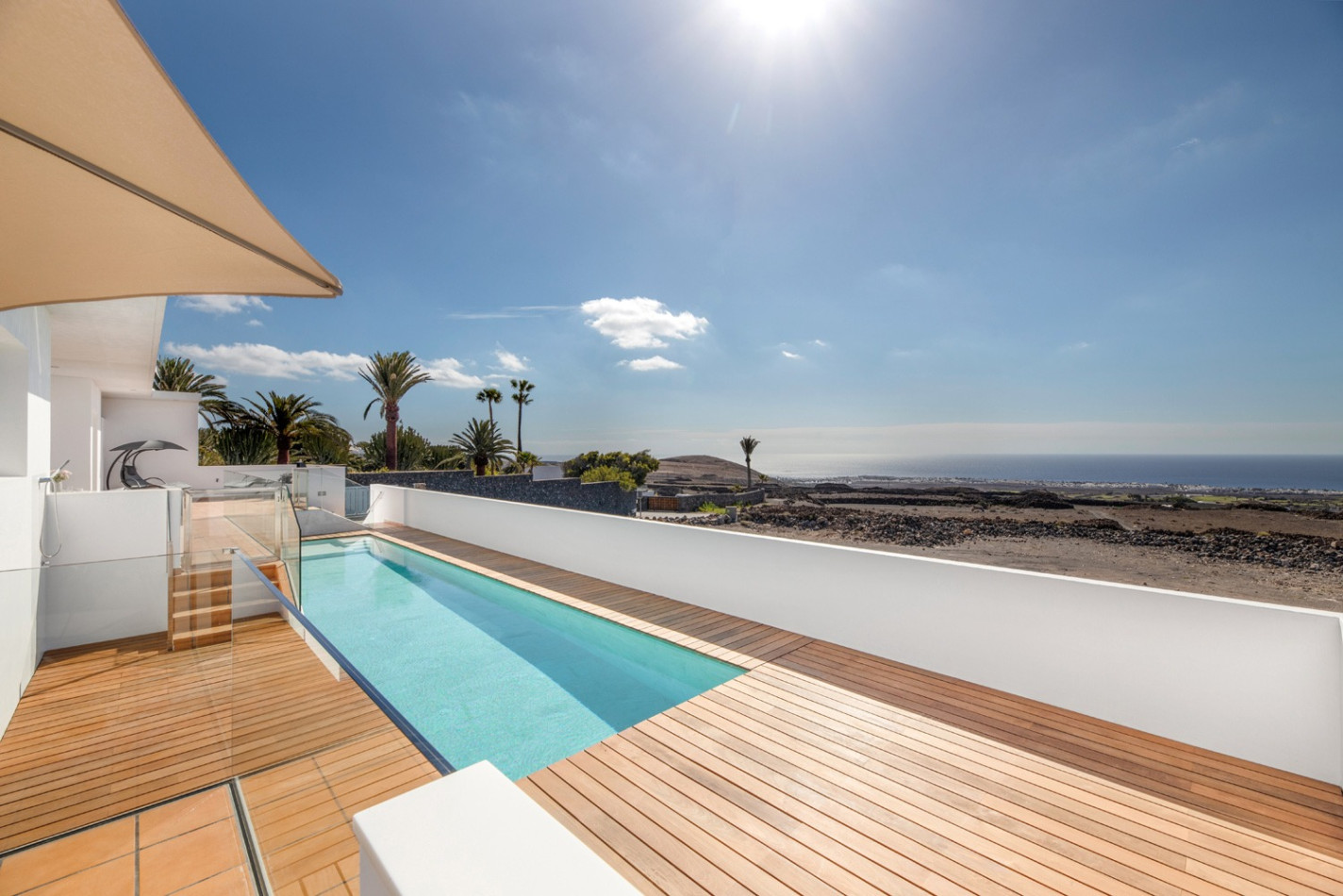 3-bed Villa in Tías – photo 1