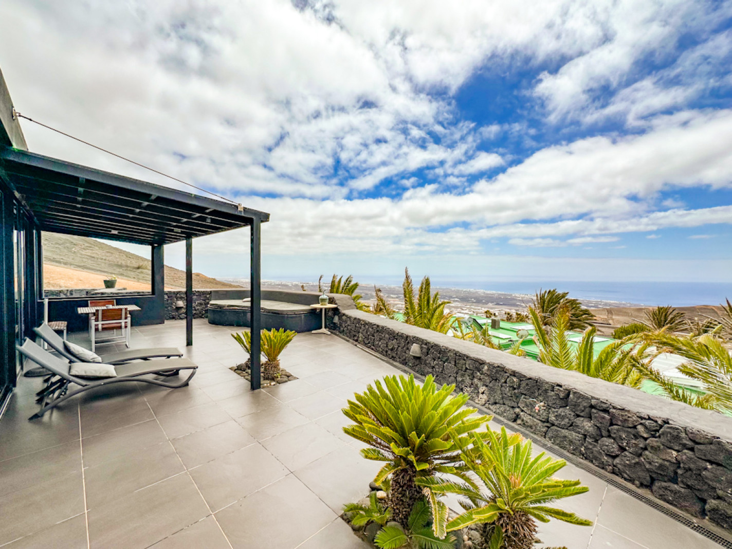 6-bed Villa in La Asomada – photo 2
