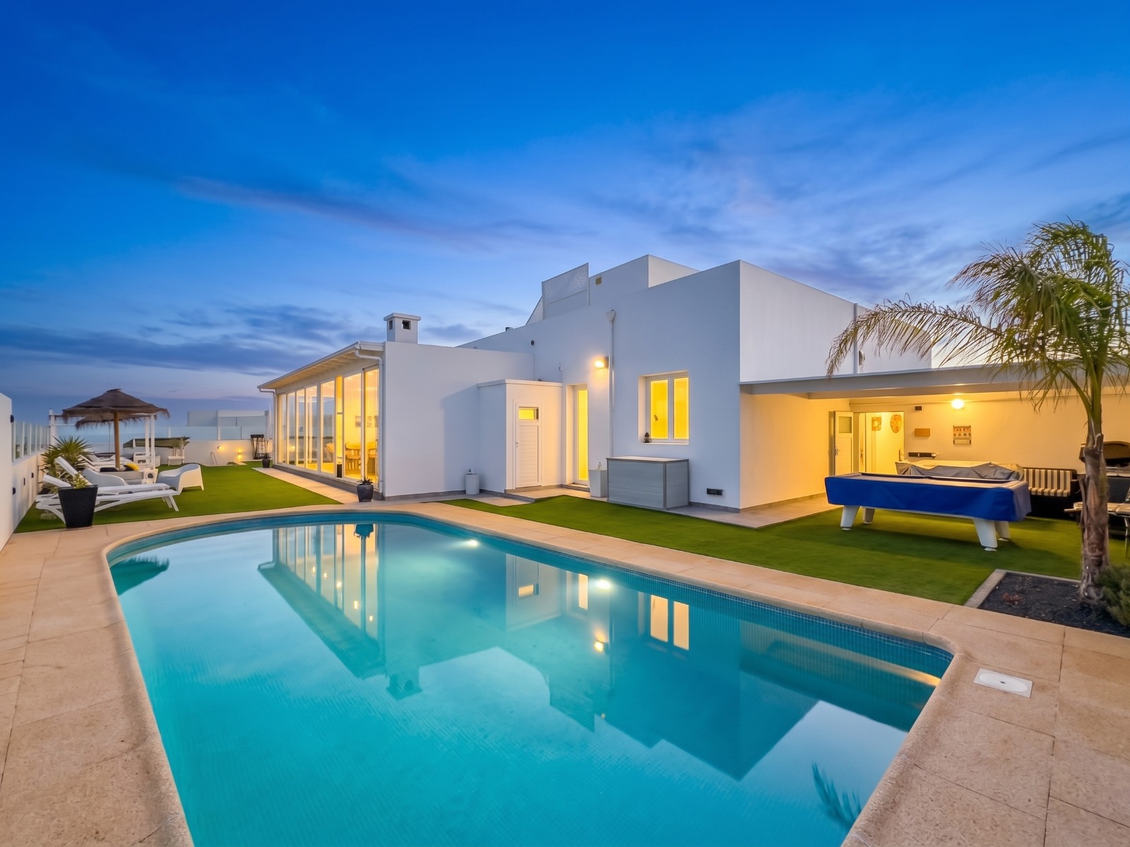 4-bed Villa in Costa Teguise – photo 1