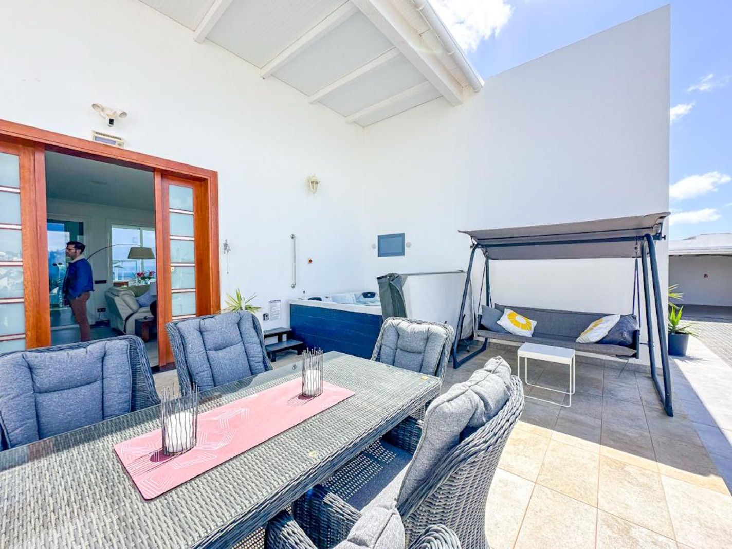4-bed Villa in Costa Teguise – photo 4