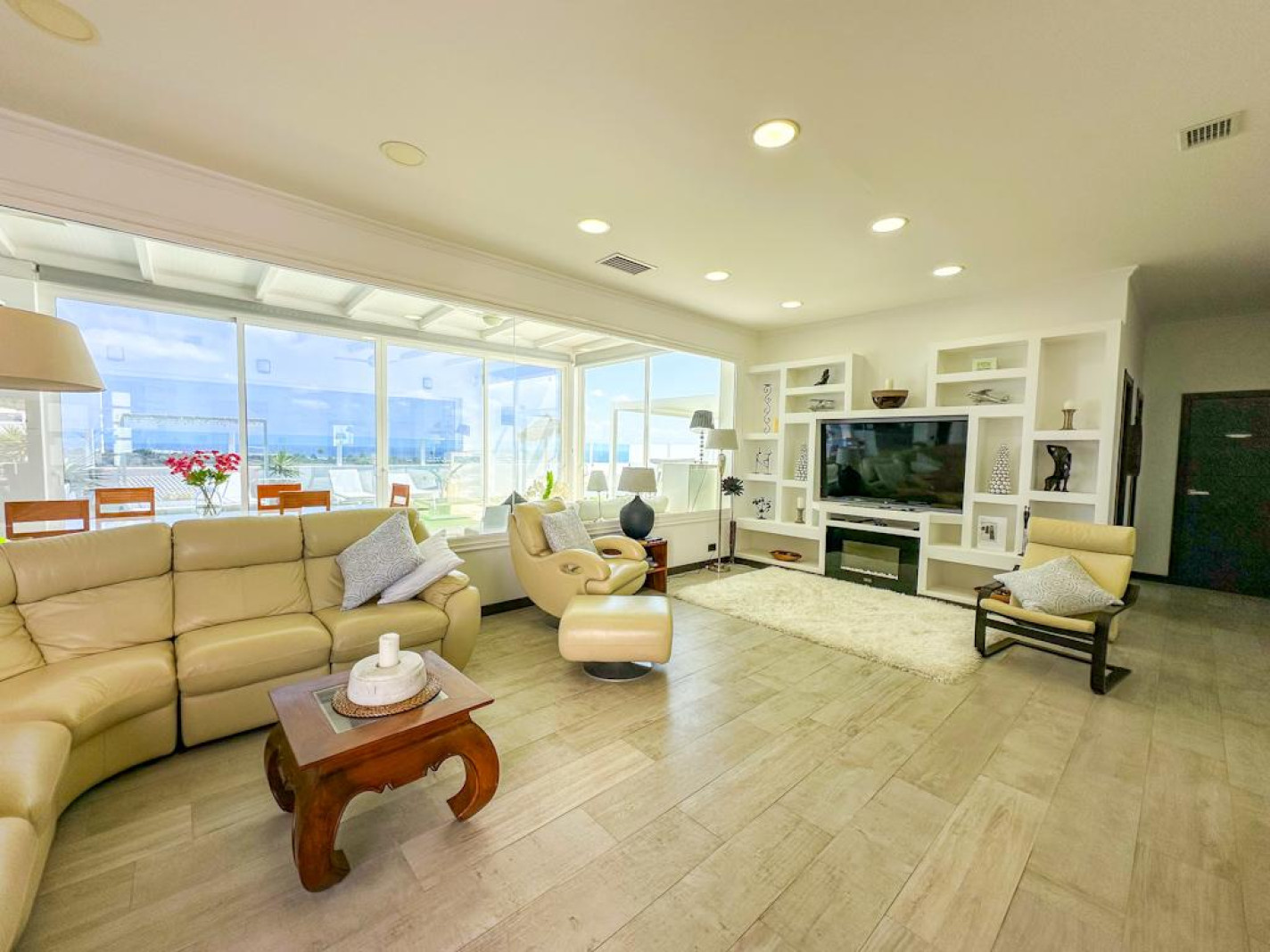 4-bed Villa in Costa Teguise – photo 3