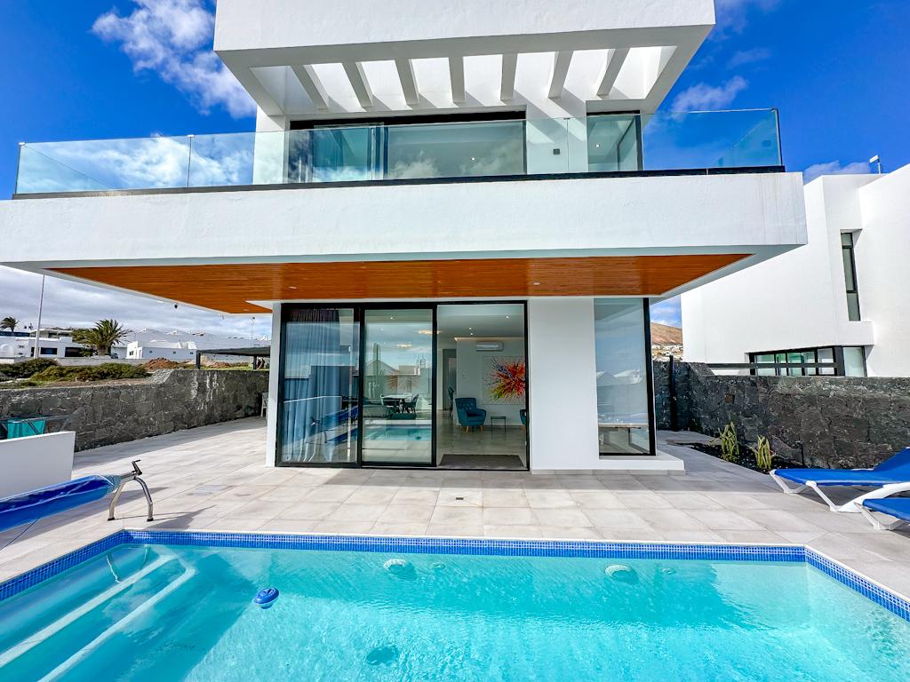 4-bed Villa in Tías – photo 5