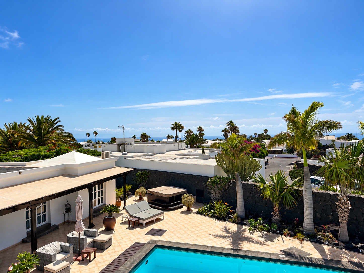 4-bed Villa in Tías – photo 4