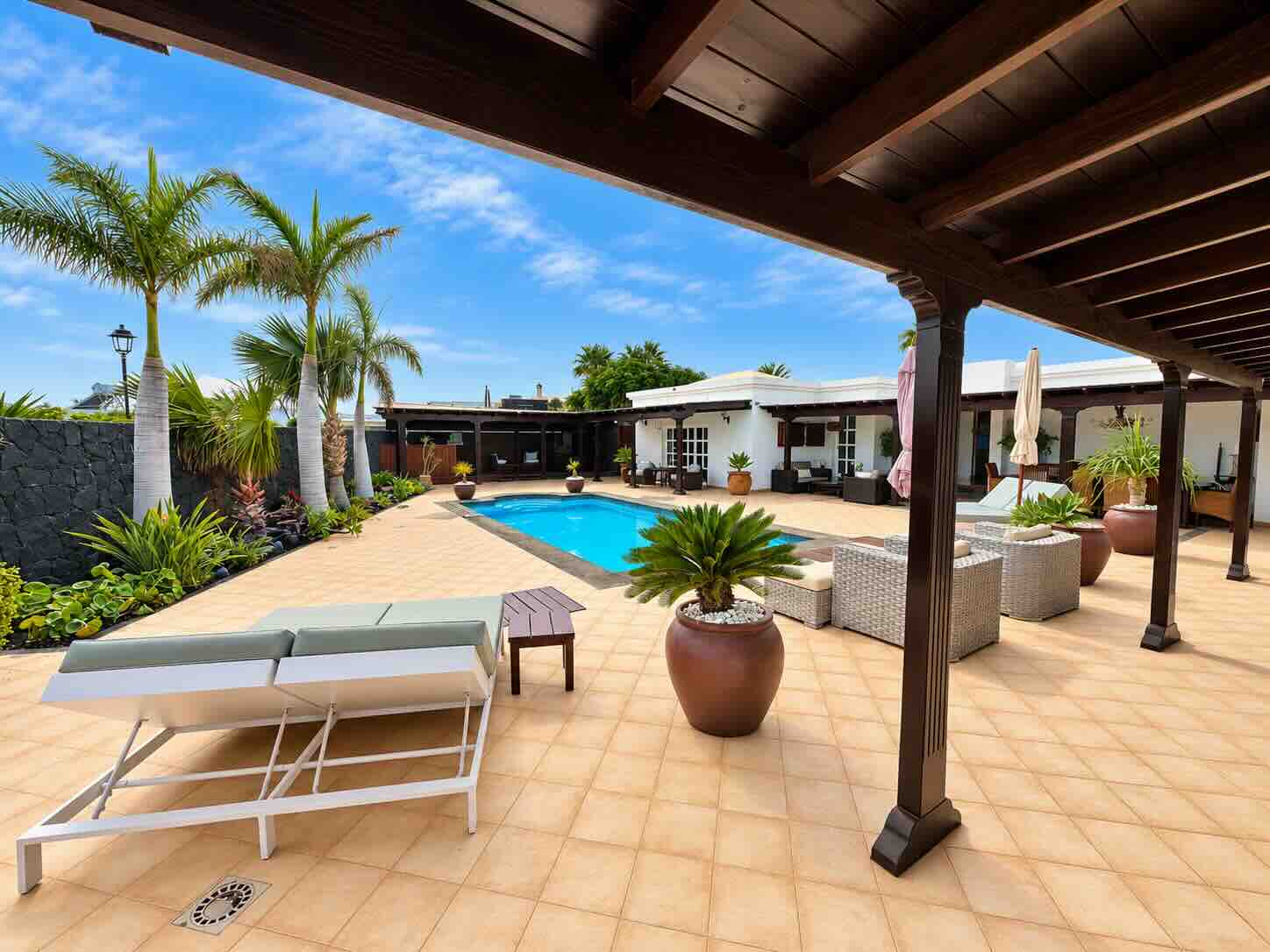 4-bed Villa in Tías – photo 5