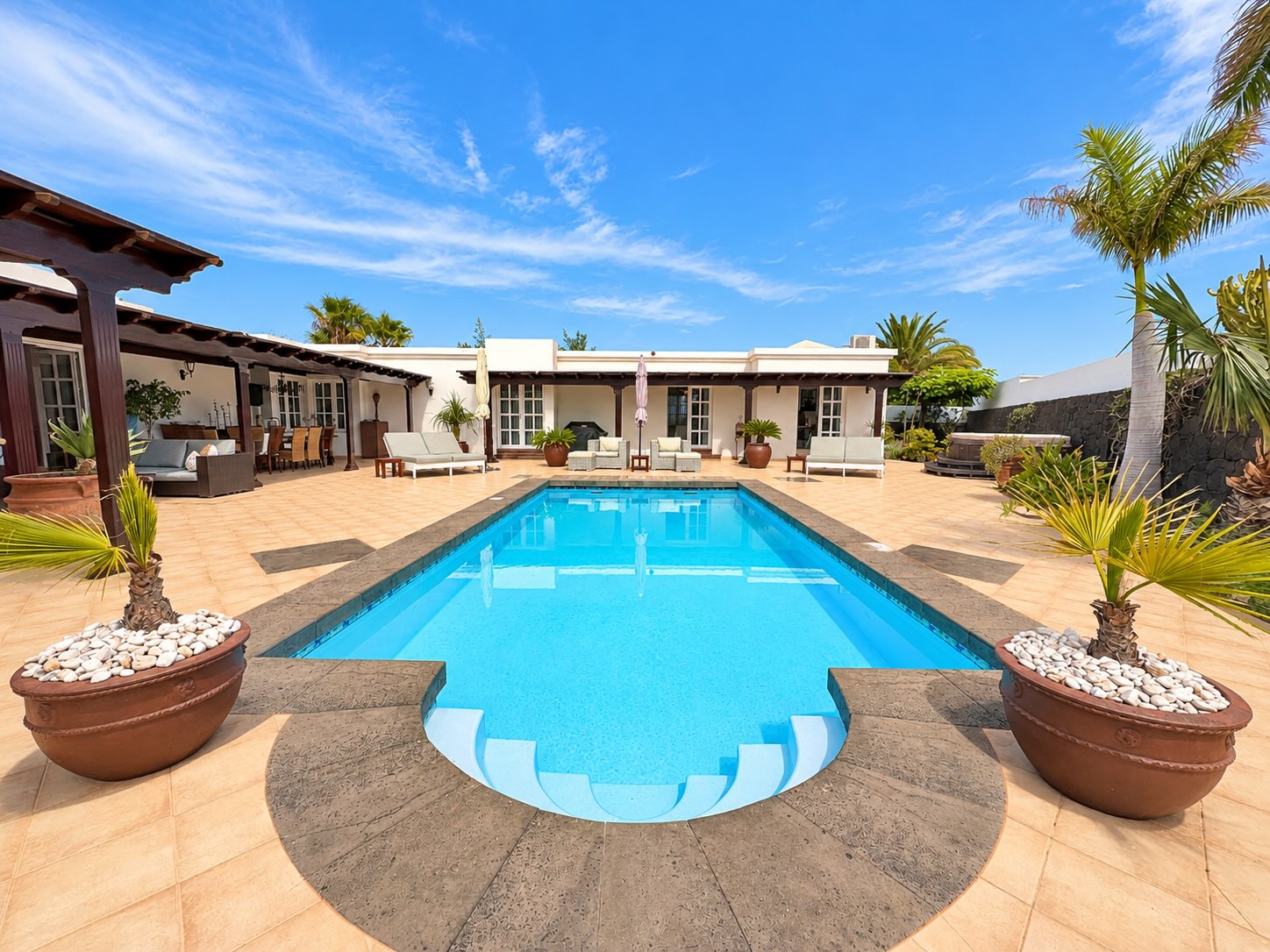 4-bed Villa in Los Mojones, Puerto del Carmen – photo 3