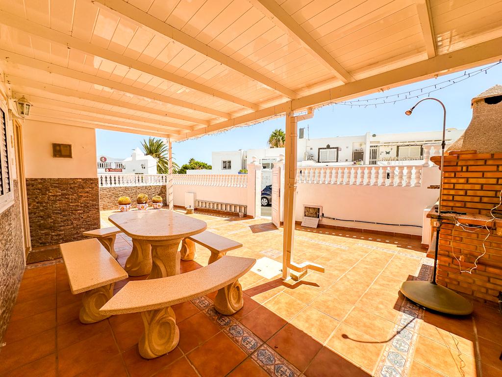 2-bed Villa in Puerto del Carmen – photo 4