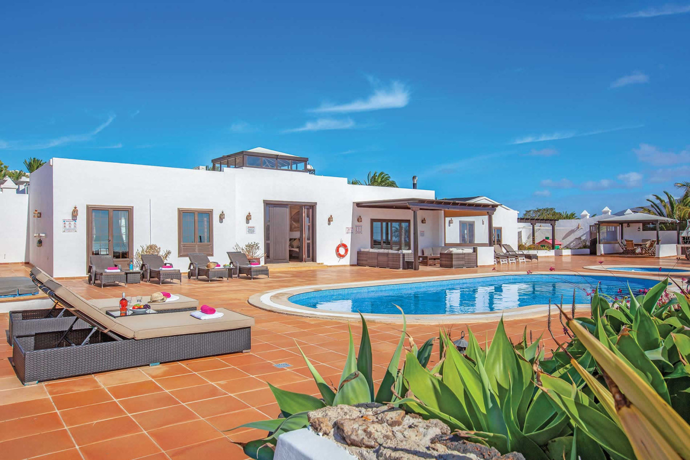 5-bed Villa in Playa Blanca – photo 2