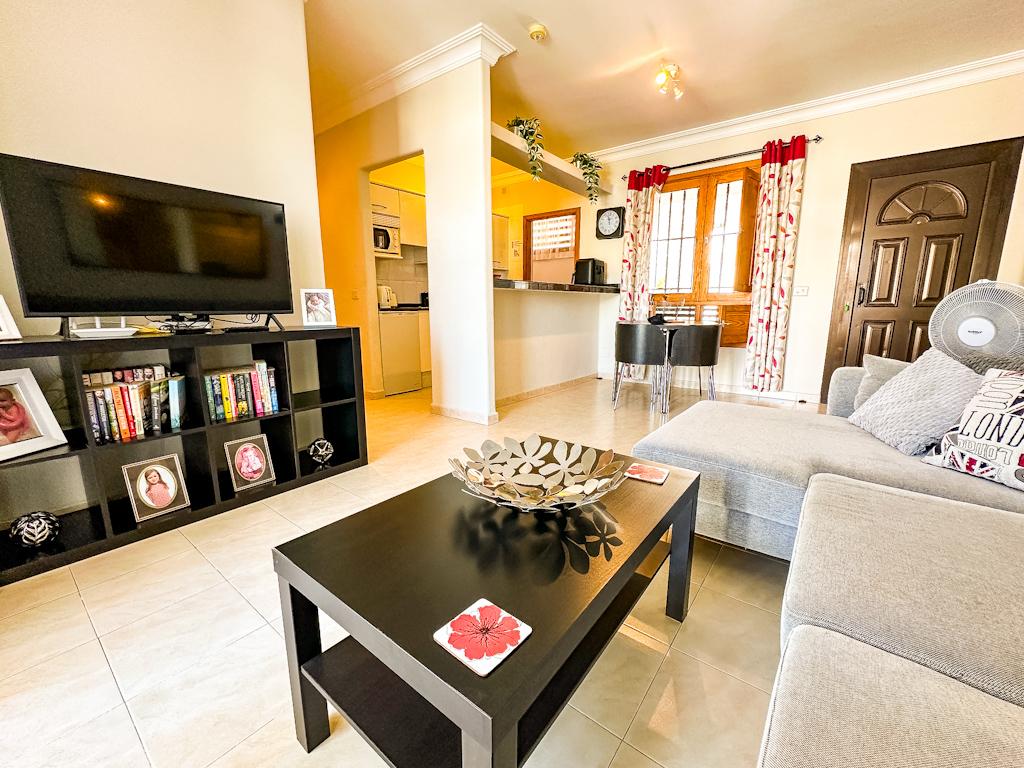 Frontline 2-bed Apartment in Puerto del Carmen – photo 3