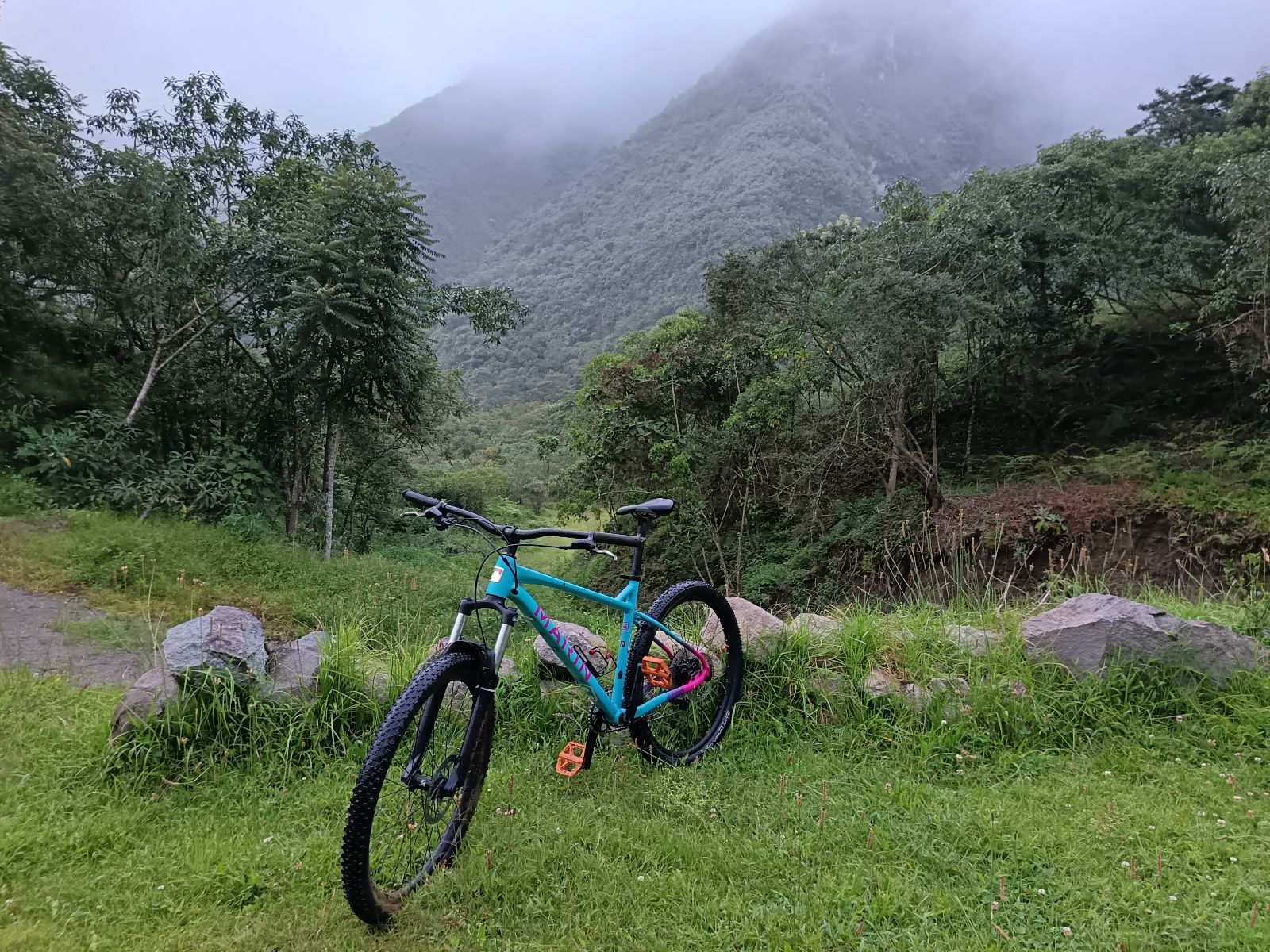 Pululagua Decent (unmarked) trail photo 2