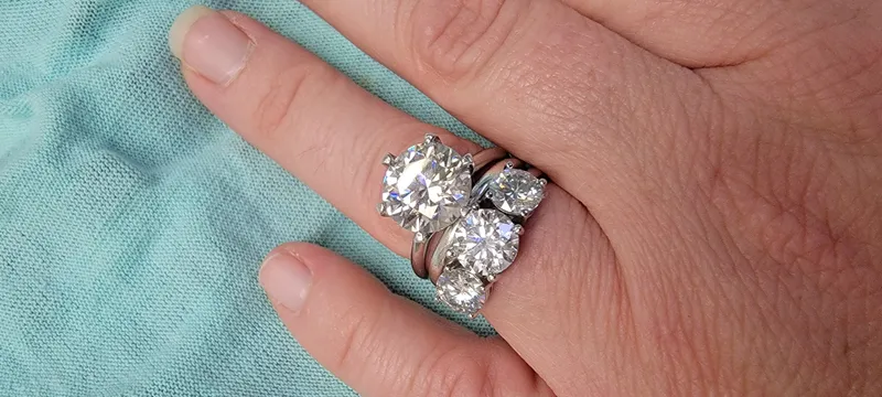 1692834328065-20230823_194421.jpg round cut engagement ring