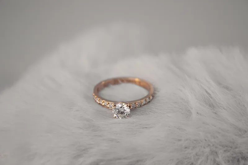 1692868643566-Fur_Grey_Ring_2.jpg round cut engagement ring