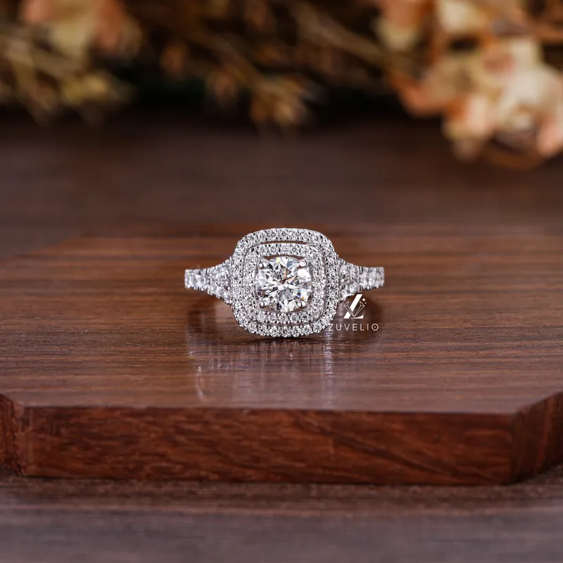 round cut engagement ring
