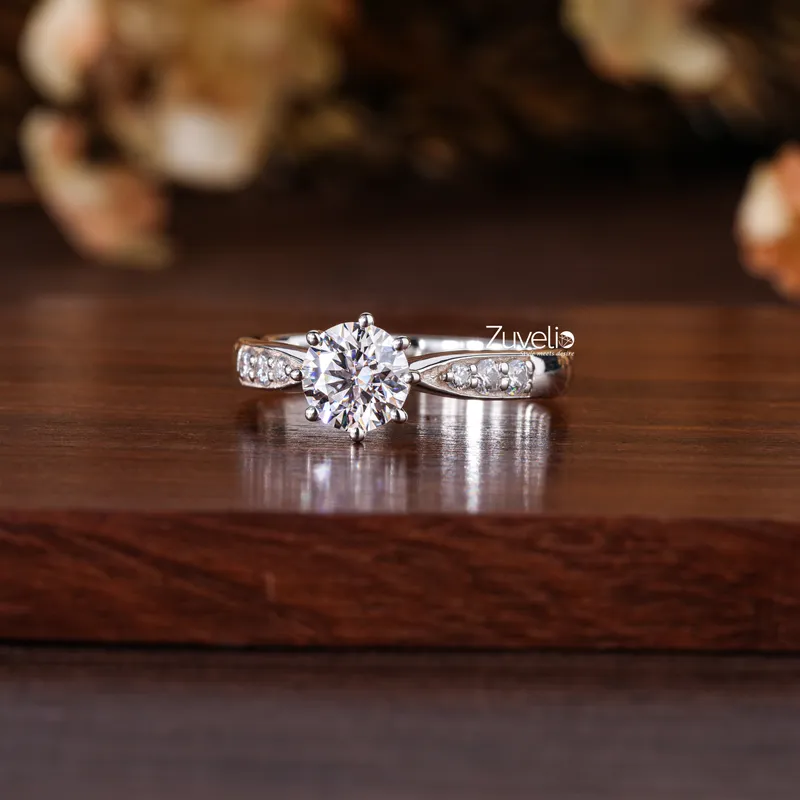 round cut engagement ring