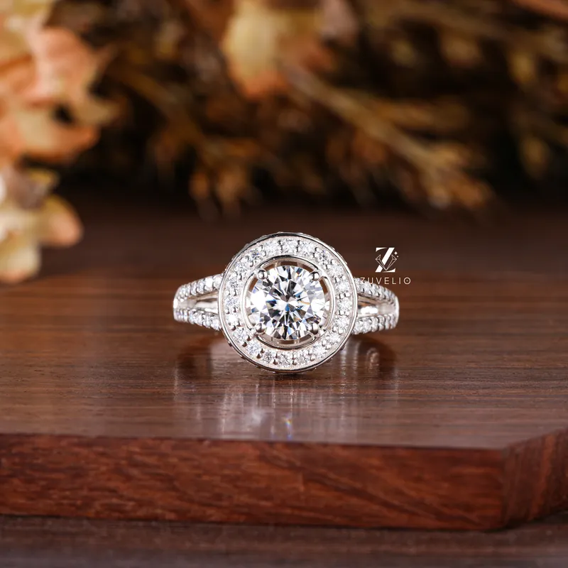 round cut engagement ring