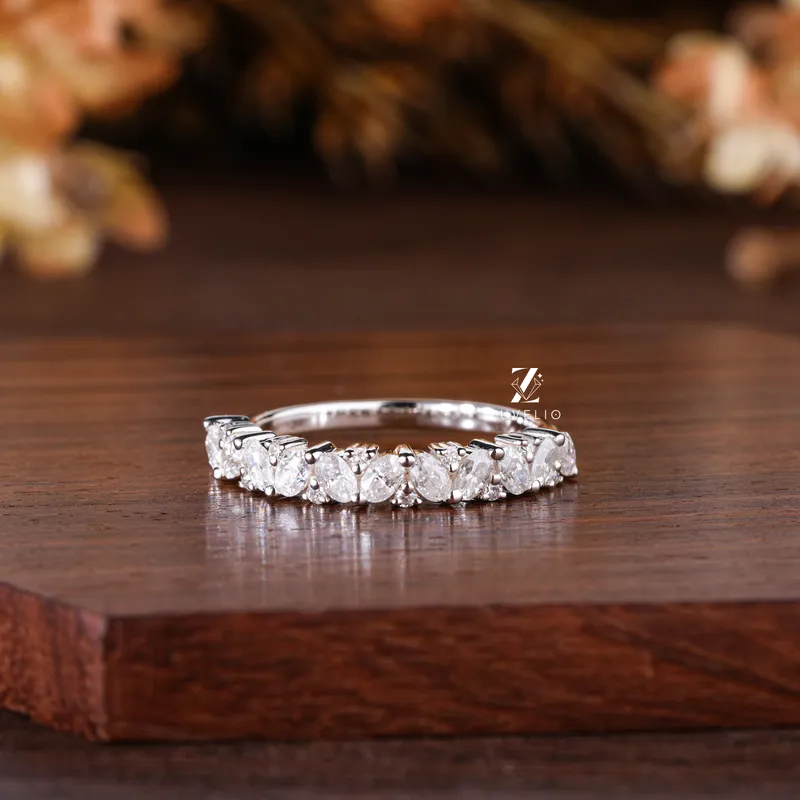 oval cut engagement ring