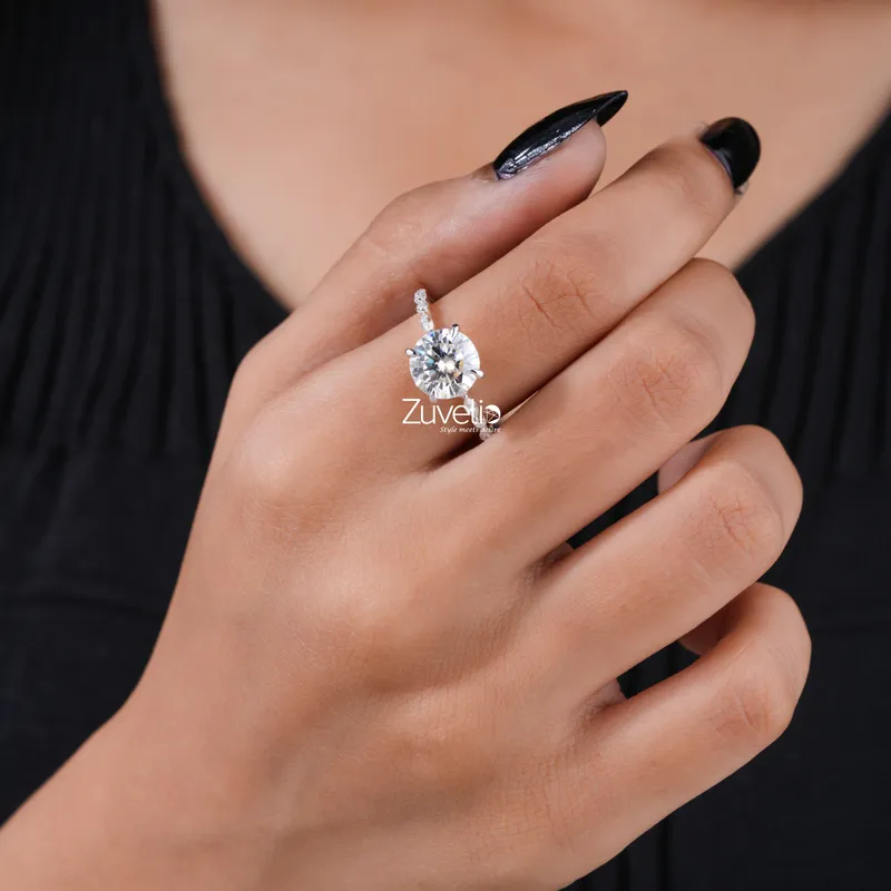 round cut engagement ring