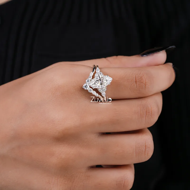  round cut engagement ring