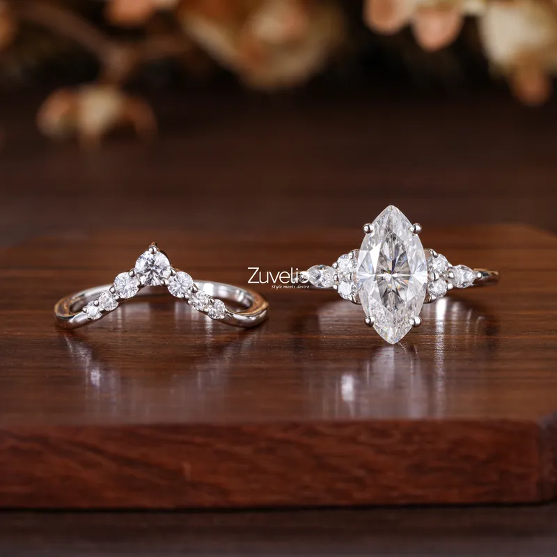 pear cut engagement ring