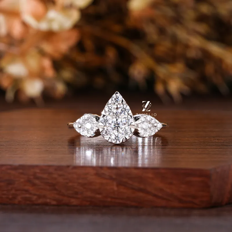 round cut engagement ring