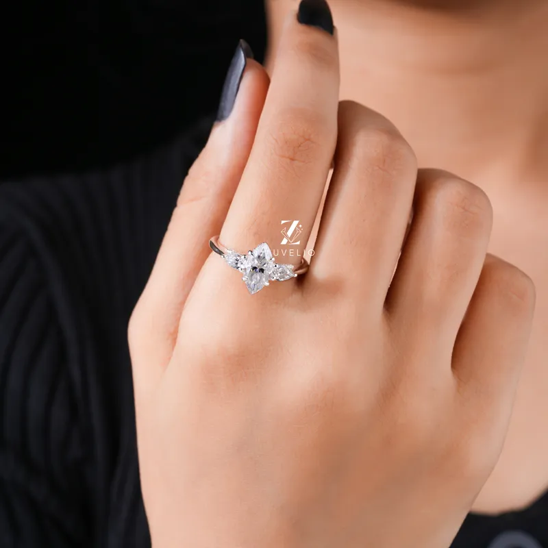 pear cut engagement ring
