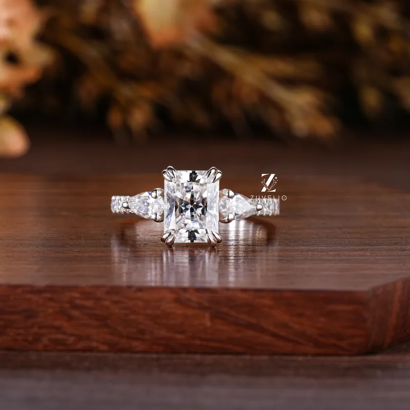 pear cut engagement ring