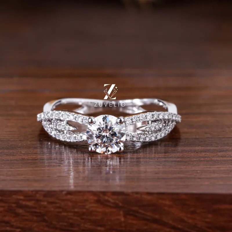 round cut engagement ring