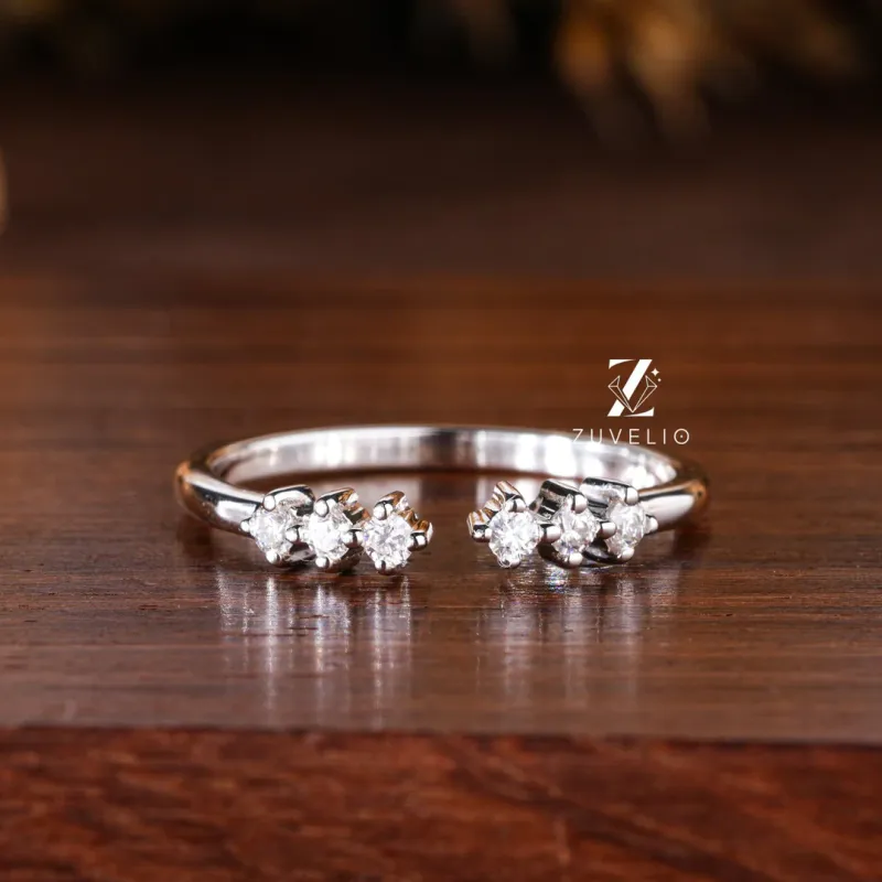 round cut engagement ring