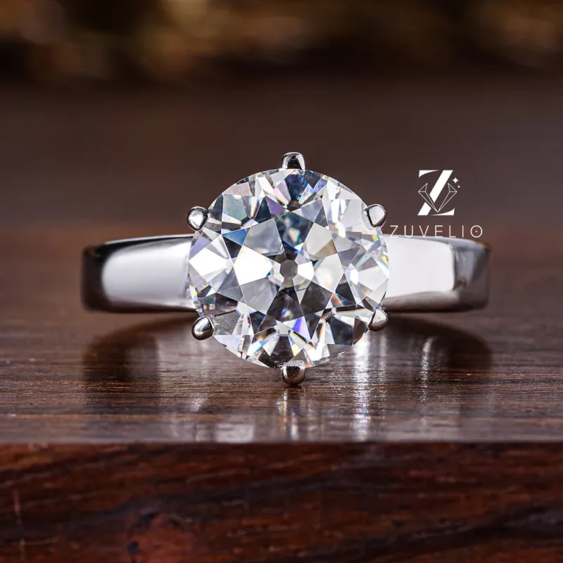 round cut engagement ring