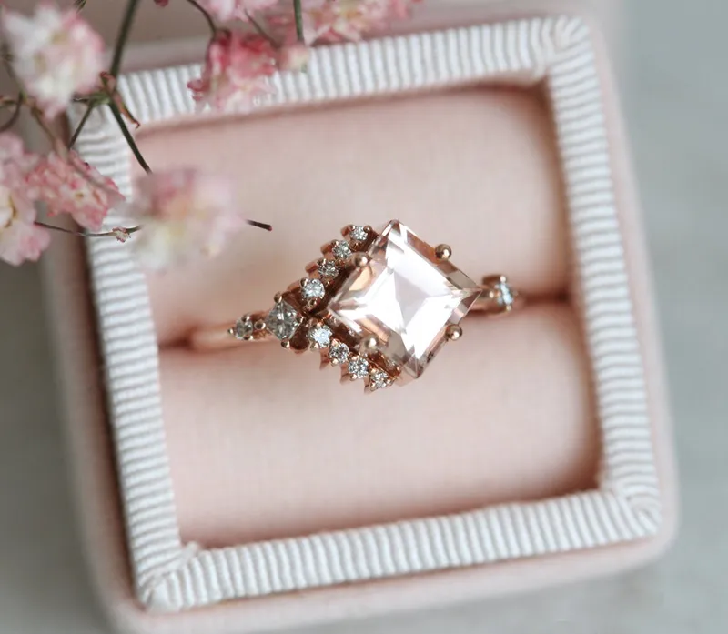 ARIA PEACH MORGANITE & DIAMOND CLUSTER RING vy 7
