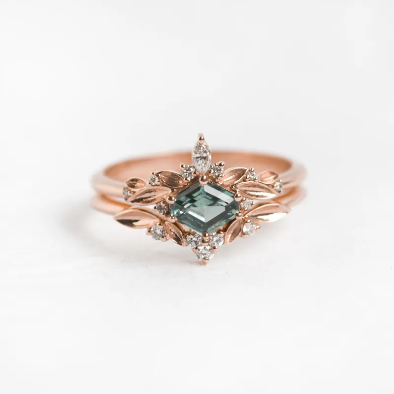 Aurora Shield-Cut Sapphire Ring Set view 3