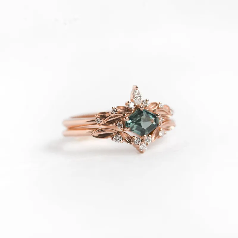 Aurora Shield-Cut Sapphire Ring Set view 4
