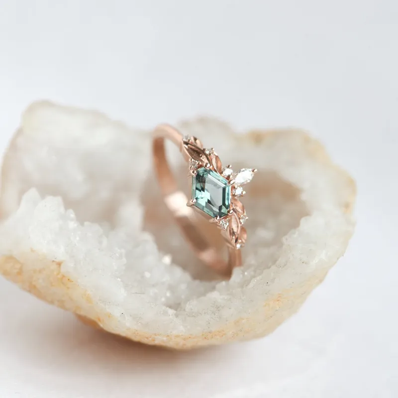 Aurora Shield-Cut Sapphire Ring Set view 7
