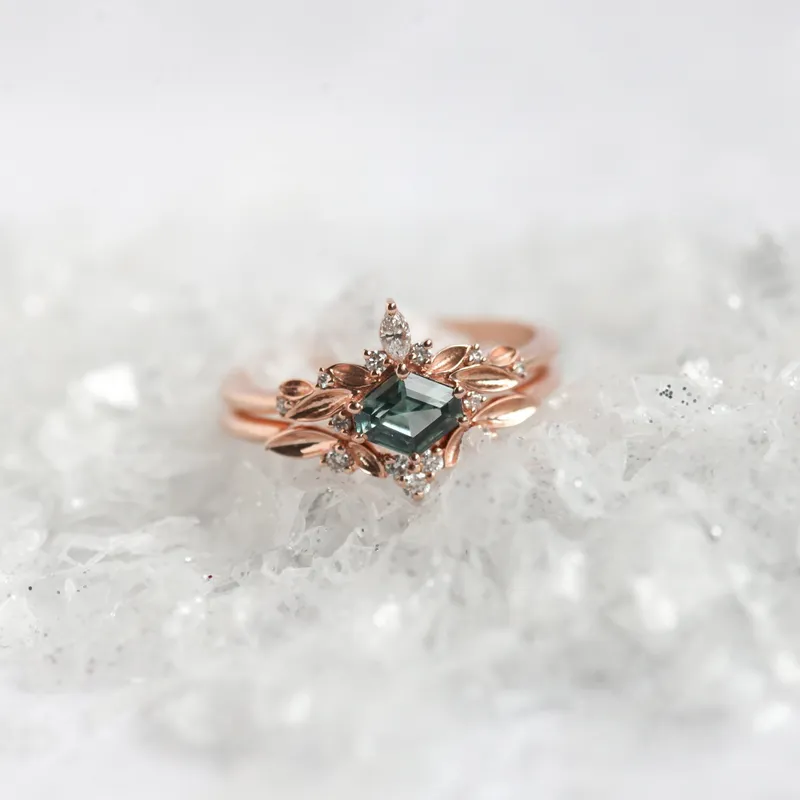 Aurora Shield-Cut Sapphire Ring Set view 9