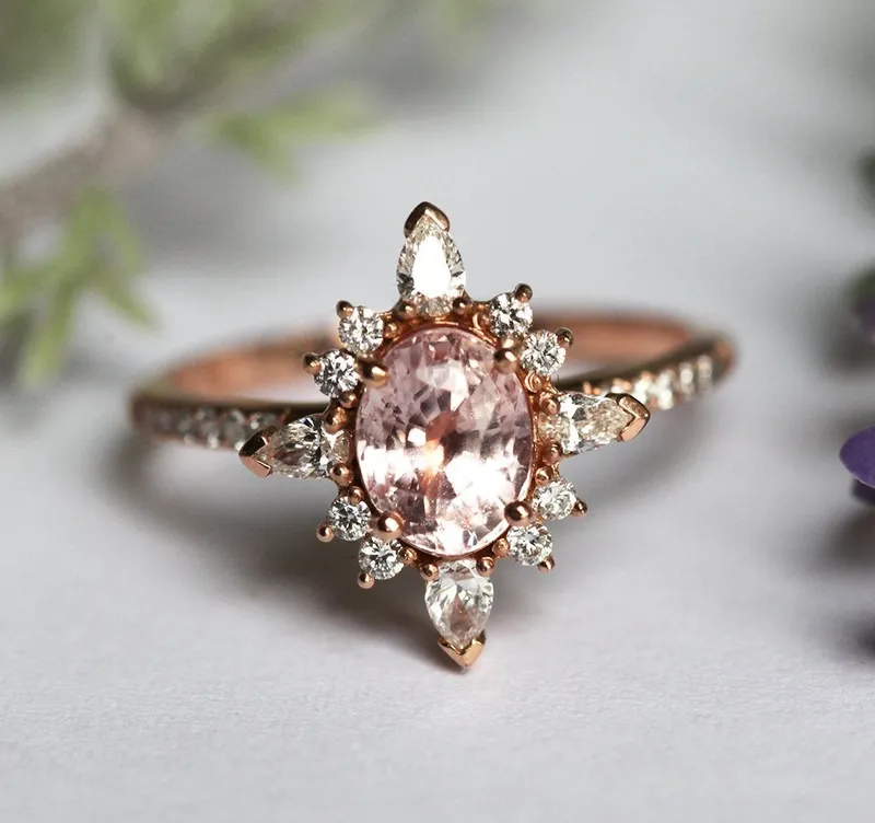 ADRIANA OVAL SAPPHIRE DIAMOND RING vy 5