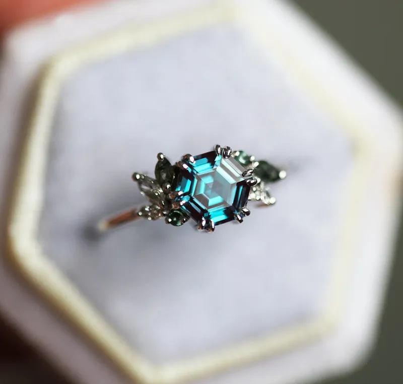 Aerin Hexagon Cluster Ring vy 10