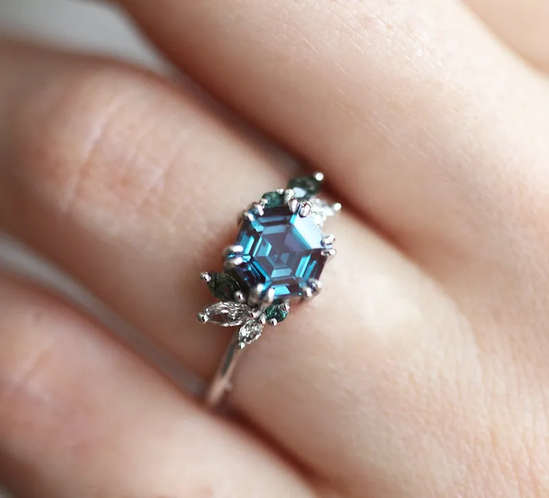 Aerin Hexagon Cluster Ring vy 4