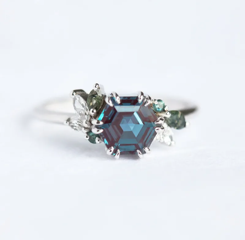 Aerin Hexagon Cluster Ring vy 5