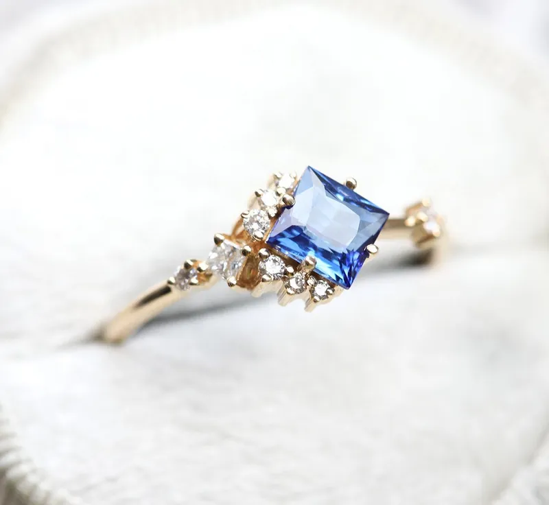 AIMEE SAPPHIRE DIAMOND RING vy 9