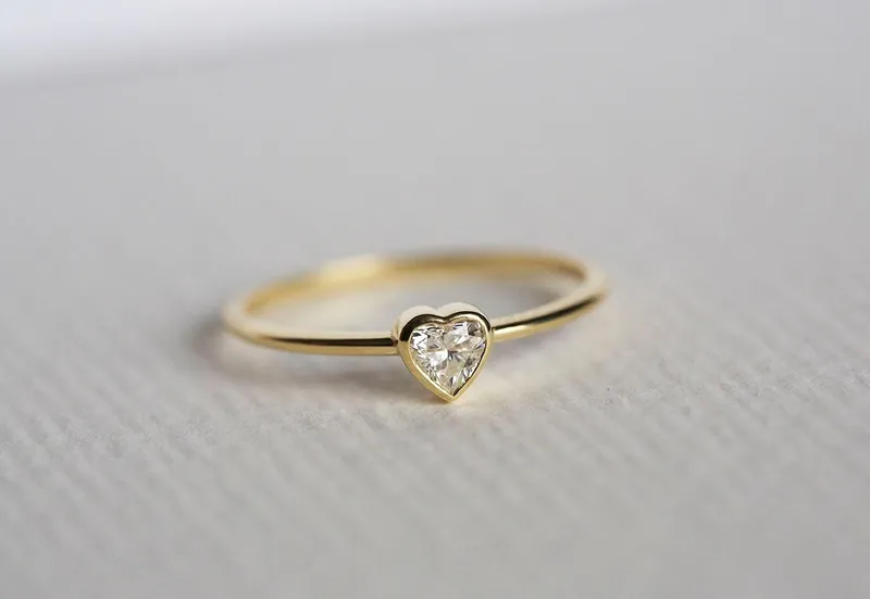 Alessia Heart Diamond Ring vy 2