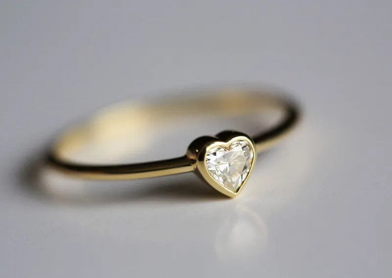 Alessia Heart Diamond Ring vy 4