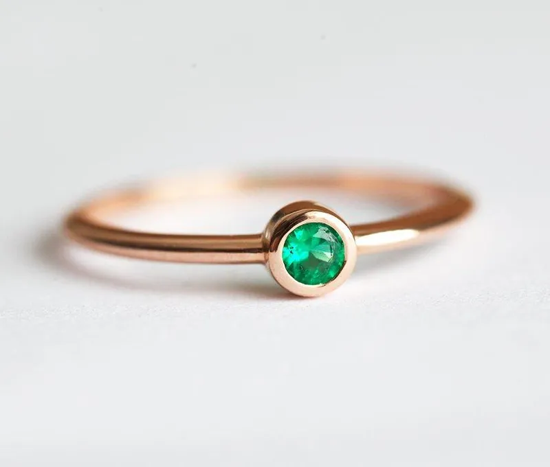 Alianna Emerald Ring view 4