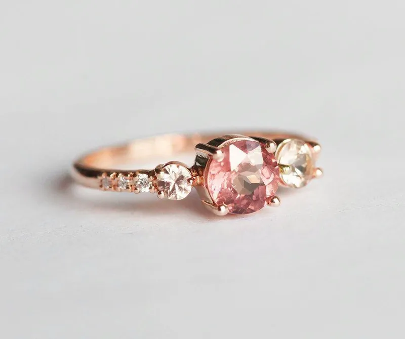 ANGELINA ROUND GARNET RING vy 6