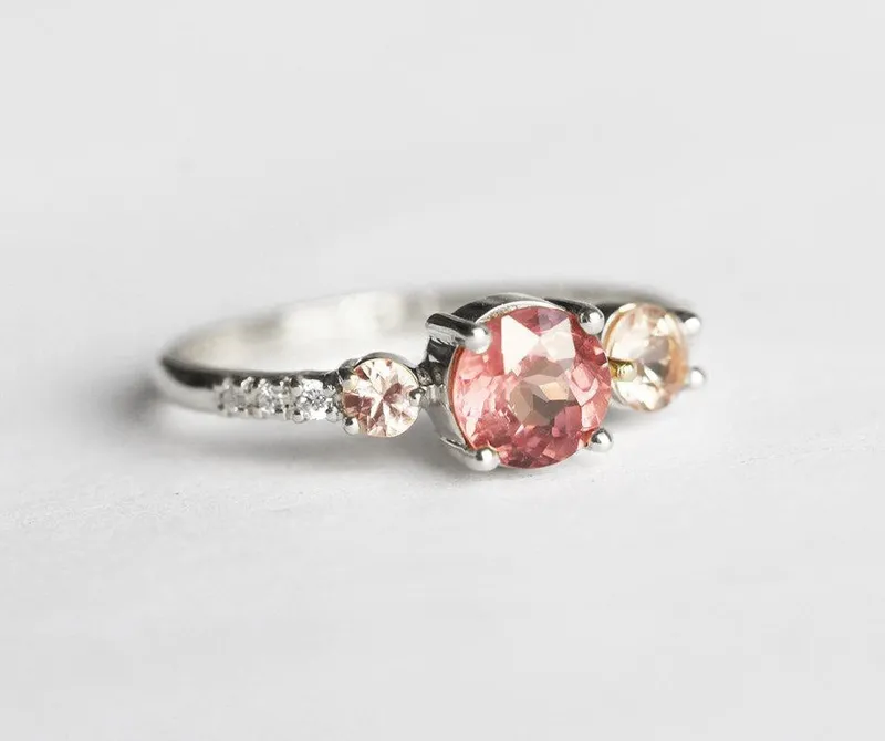 ANGELINA ROUND GARNET RING vy 7