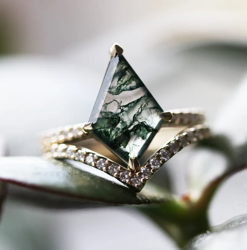 ANNA MOSS AGATE AND DIAMOND KITE RING SET vy 6