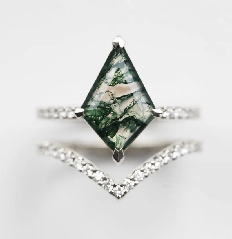 ANNA MOSS AGATE AND DIAMOND KITE RING SET vy 9