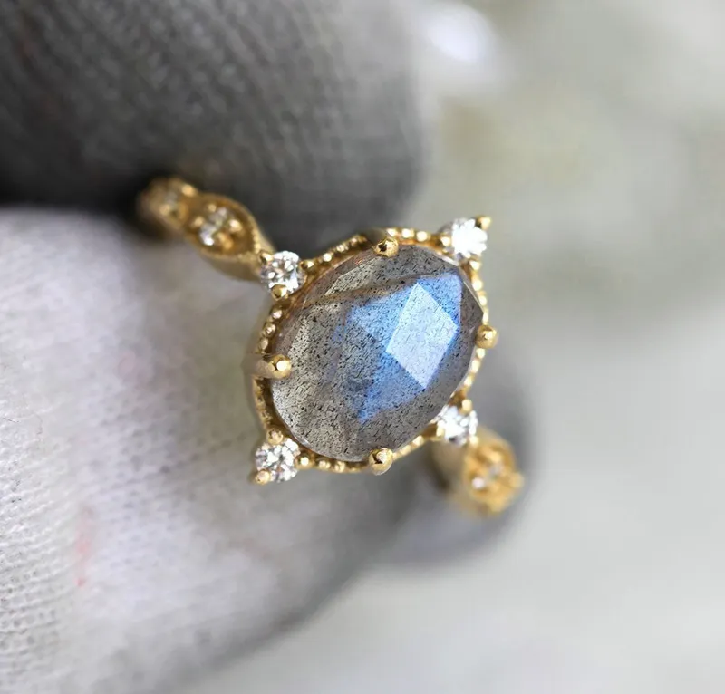 ARYA VINTAGE INSPIRED LABRADORITE RING vy 6