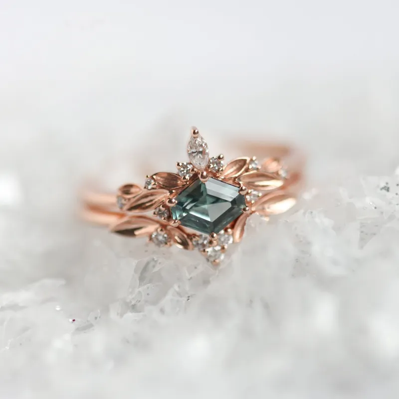 Aurora Shield-Cut Sapphire Ring Set view 10