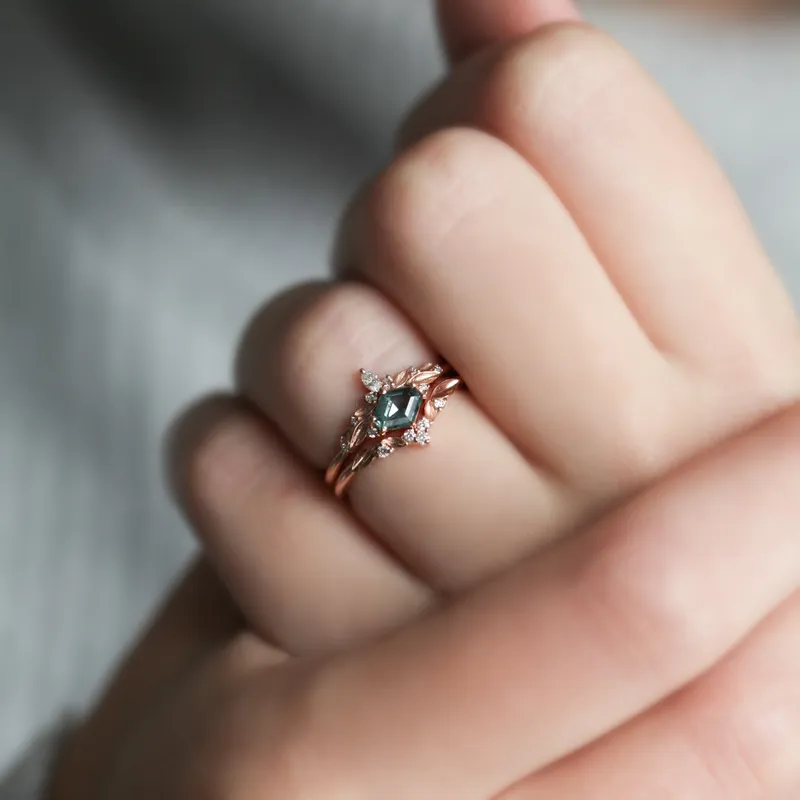 Aurora Shield-Cut Sapphire Ring Set view 15