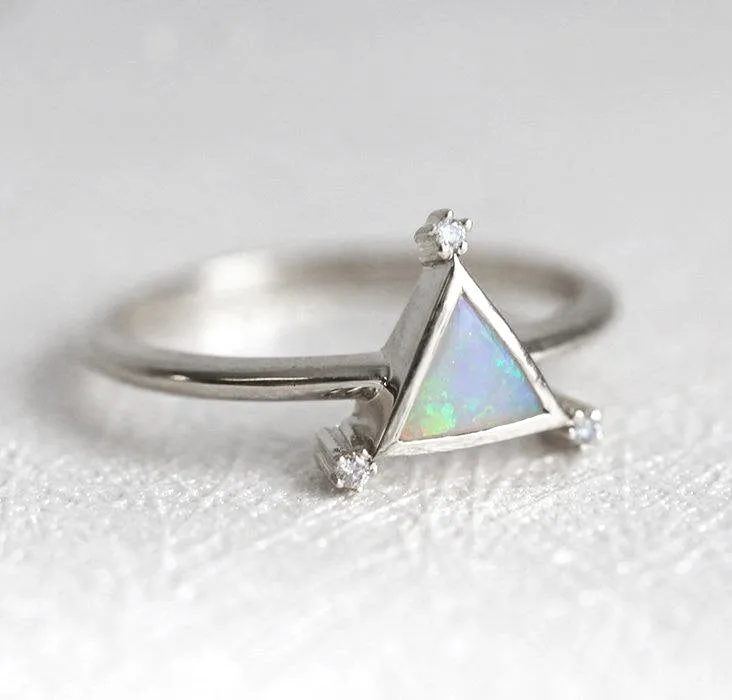 Avril Triangle Opal Ring vy 10