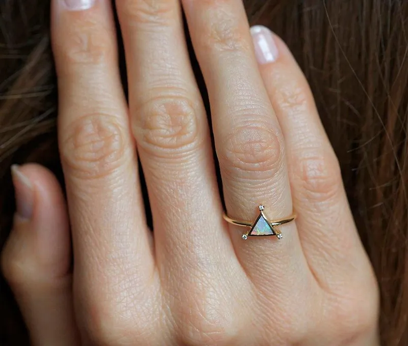 Avril Triangle Opal Ring vy 5